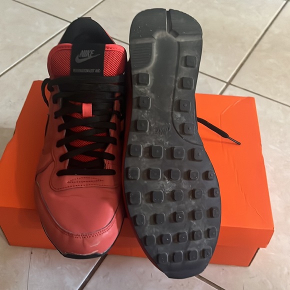 Nike International Mid QS Red - Picture 3 of 7